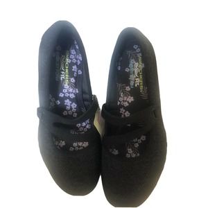 Skechers Relaxed Fit Memory Foam Shoes Size 8.5